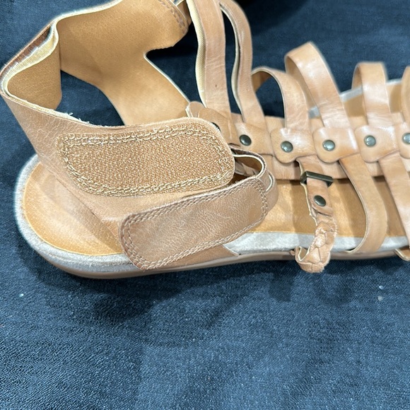 Pure Sole Sandals - Picture 3 of 4